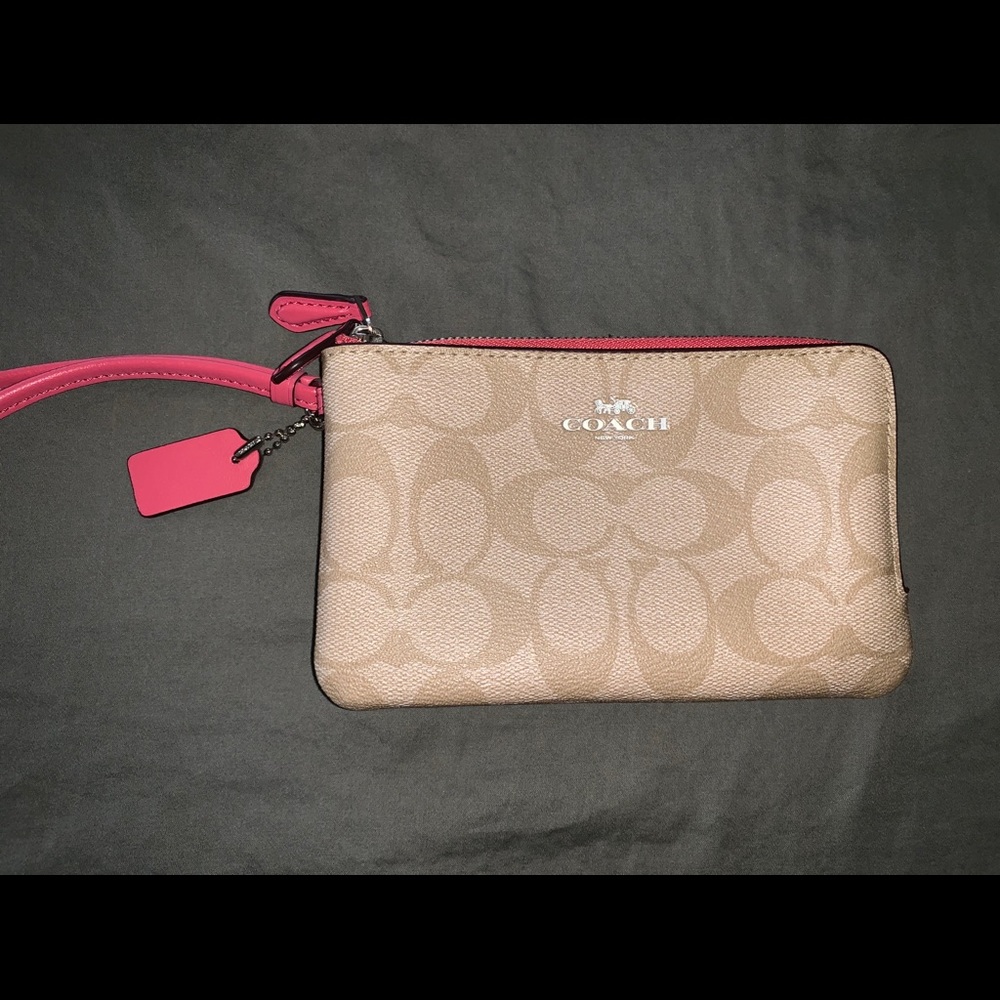 💜Coach wristlet